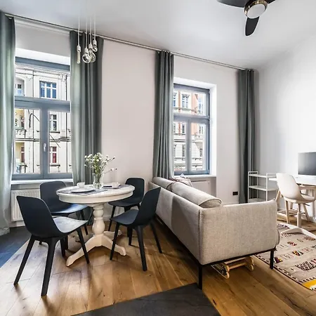 Διαμέρισμα Rent Like - Garbary 32 *