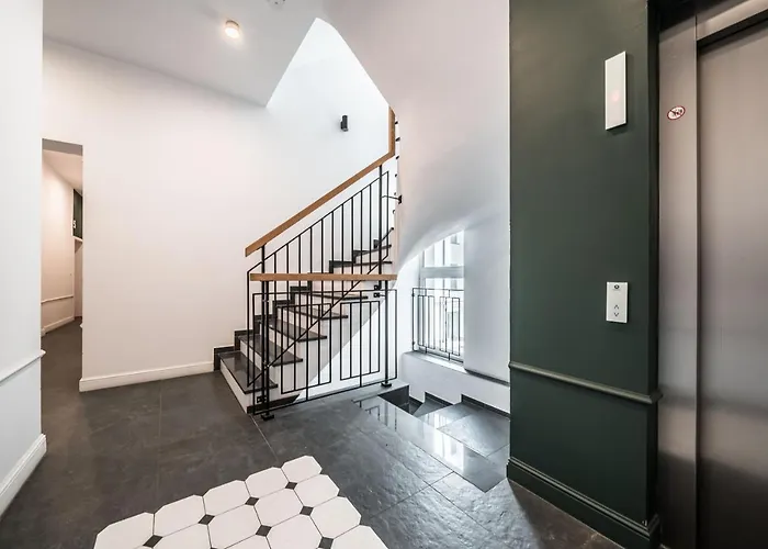 Rent Like - Garbary 32 *