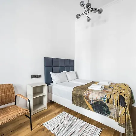 Rent Like - Garbary 32 Appartement