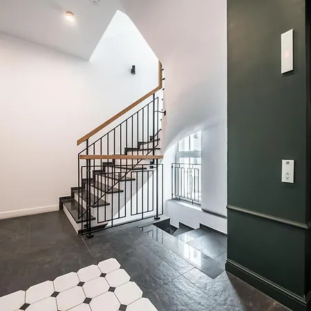 Rent Like - Garbary 32 *